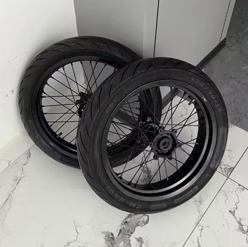 cst super motos( surron ultra bee)